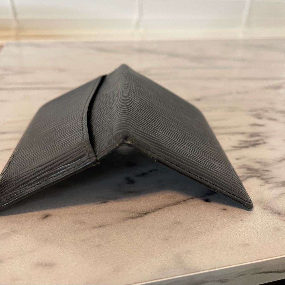 LV Epi Card Holder - Picture 8 of 16